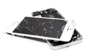 https://pixabay.com/photos/broken-phone-smartphone-screen-3653897/