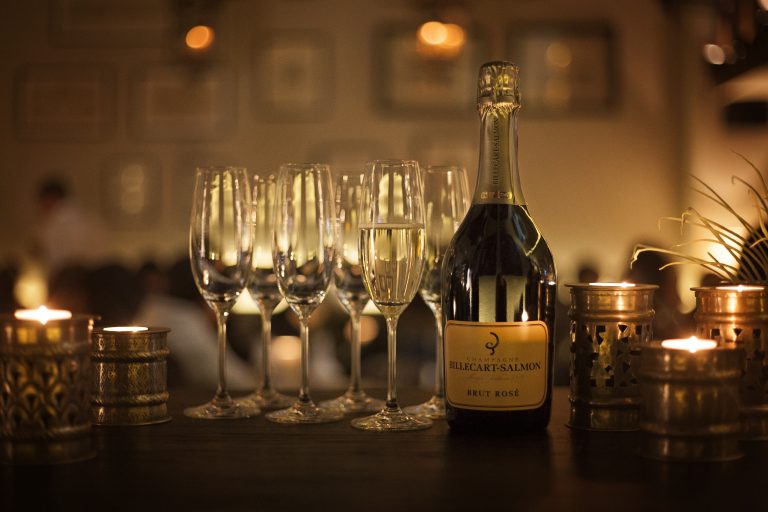 https://pixahive.com/photo/champagne-in-a-restaurant/